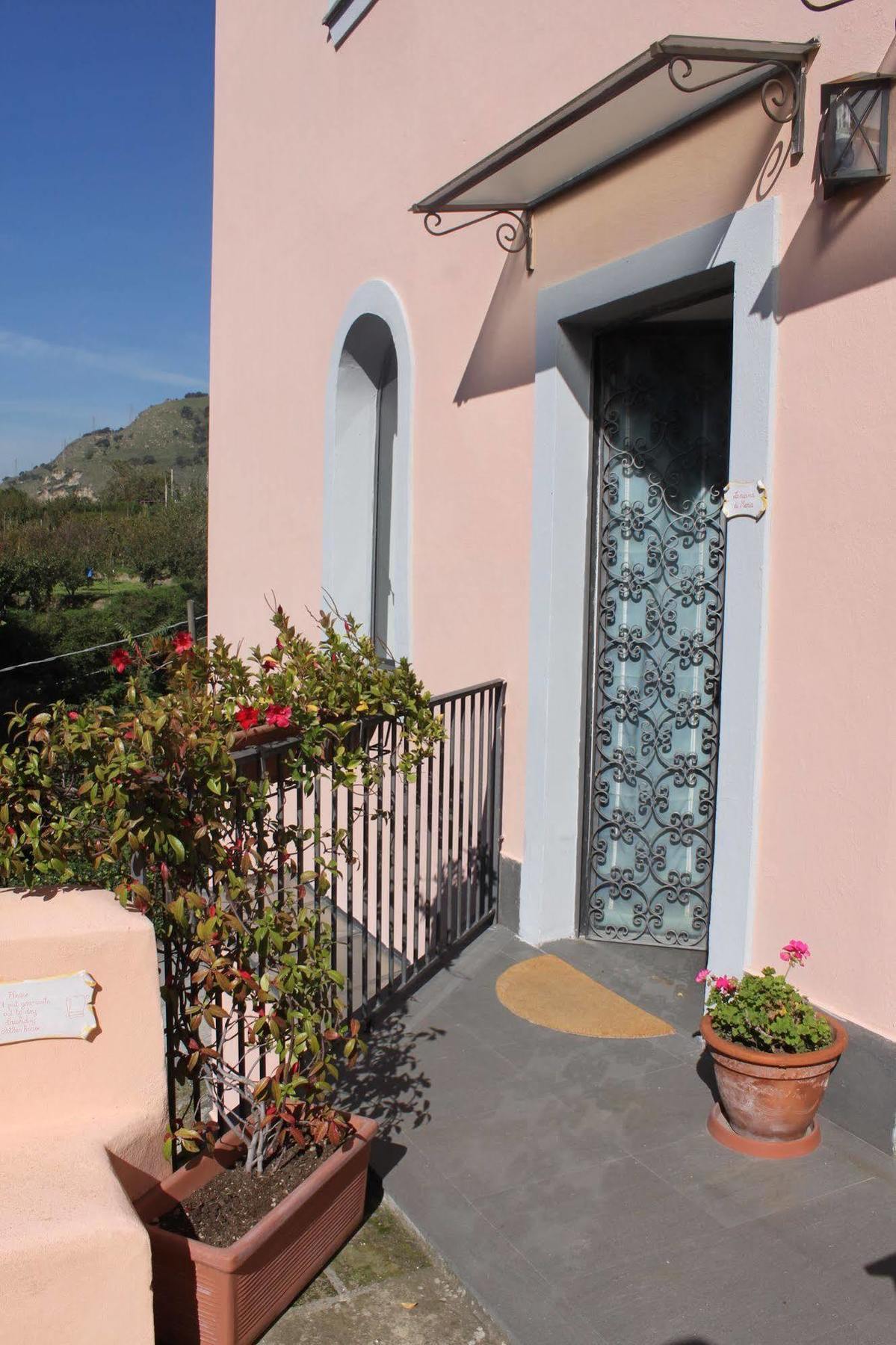 Flegrea House Aparthotel Pozzuoli Exterior photo